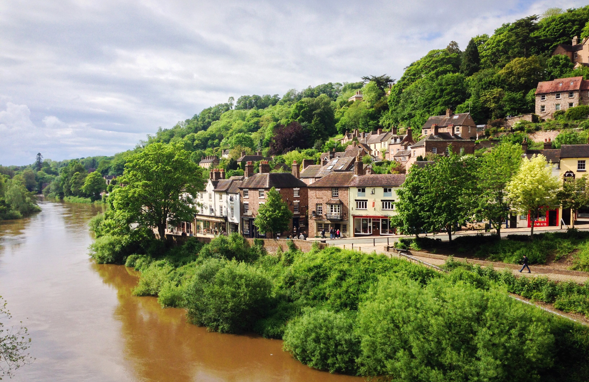 Last Minute Cottages in <span>Ludlow</span> - Save up to 60%